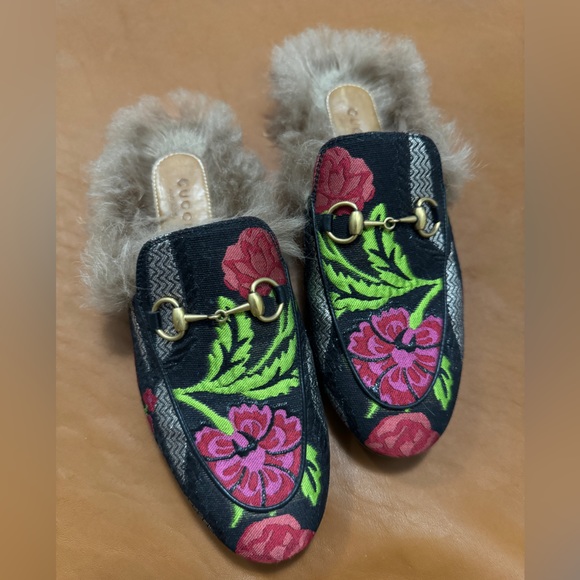 Authentic Gucci Tapestry Brocade Fur Floral Princetown Slides Mules - Picture 7 of 10